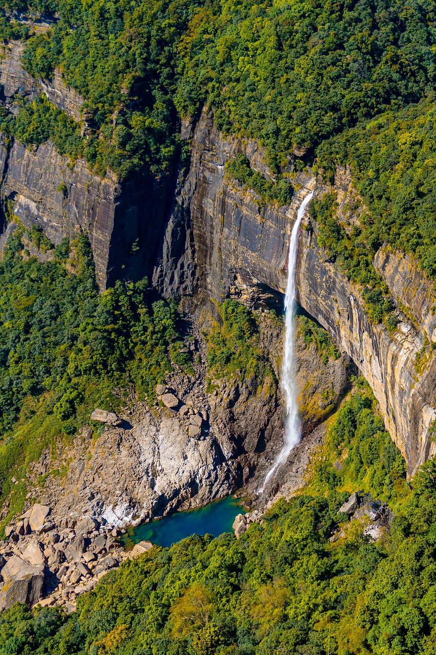 india, waterfall, nohkalikai-8436332.jpg